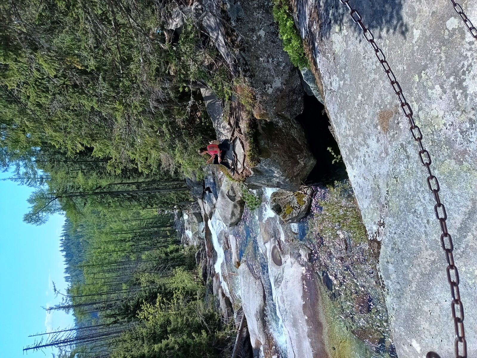 posezení u vodopádu