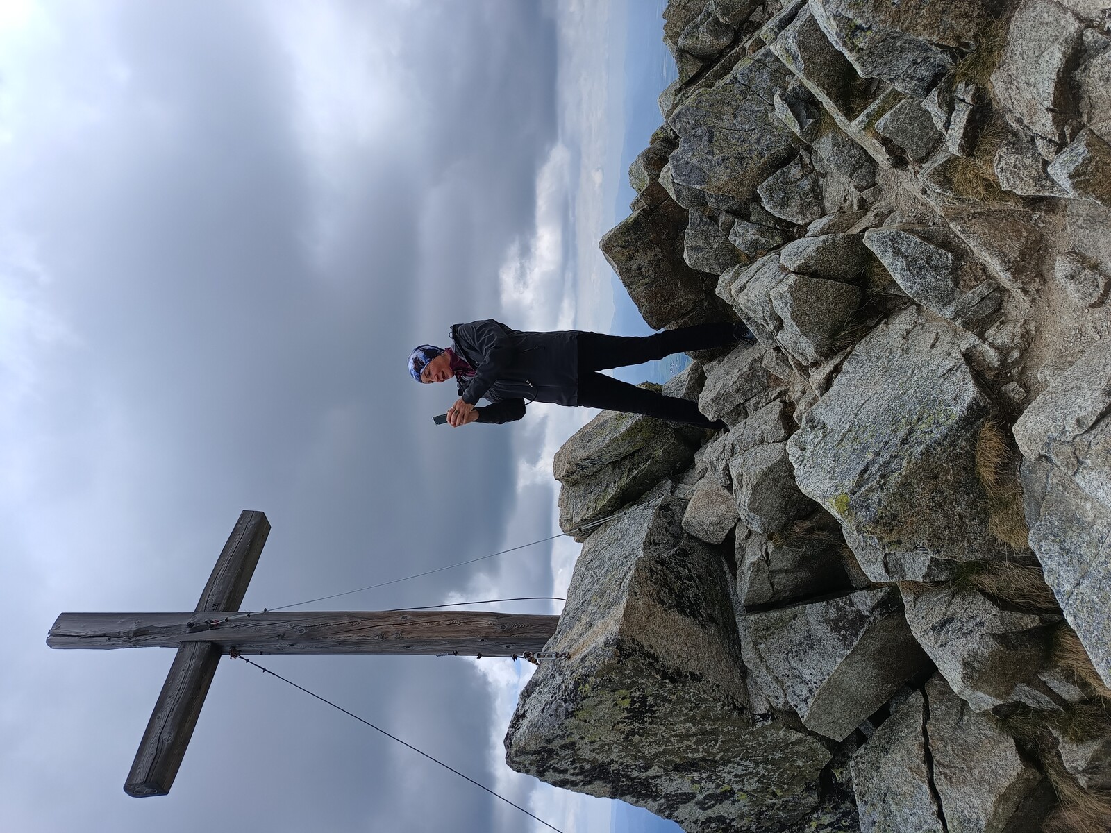 konečně přilezla ke křížku !