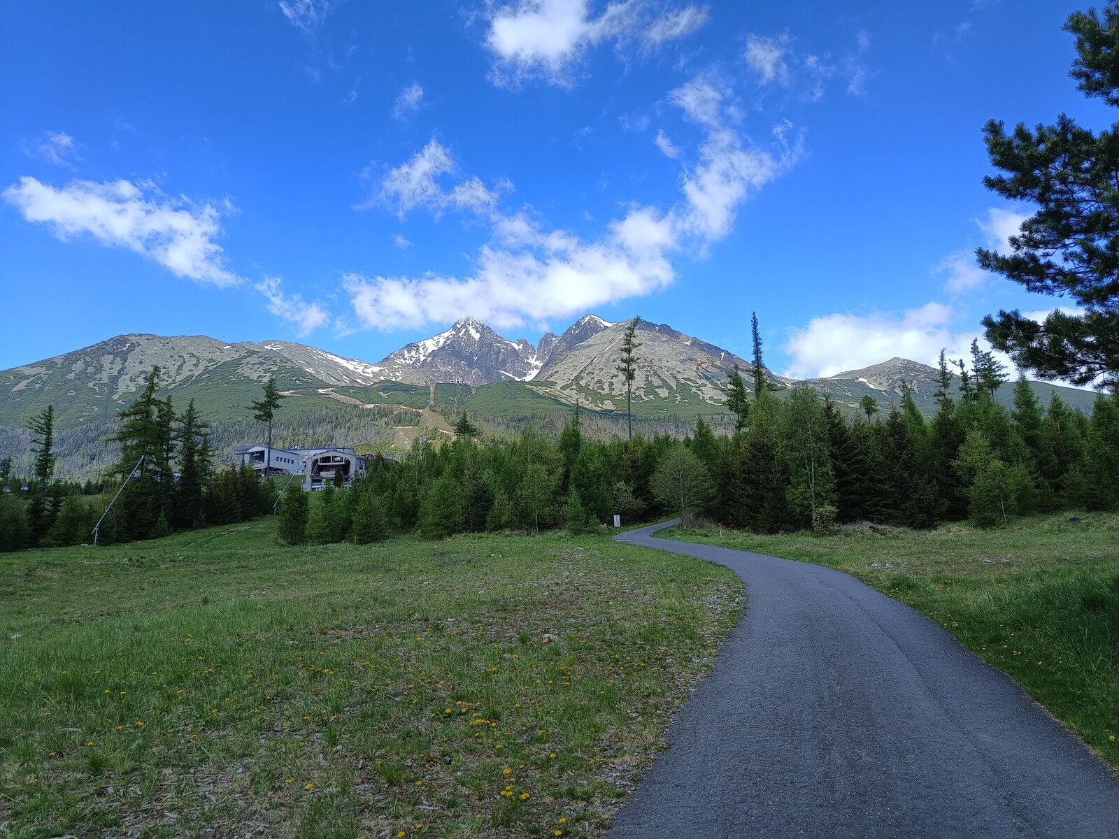Na Skalneté pleso z Lomnice plěšky.